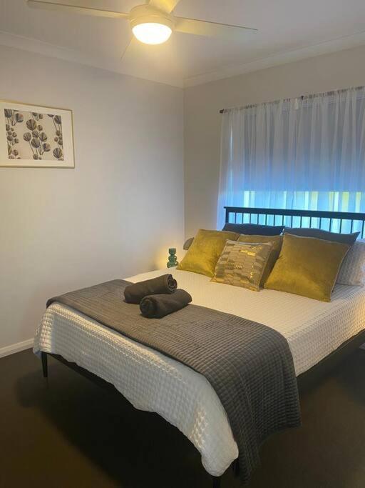 Stylish 2bed Close Airport/shops *