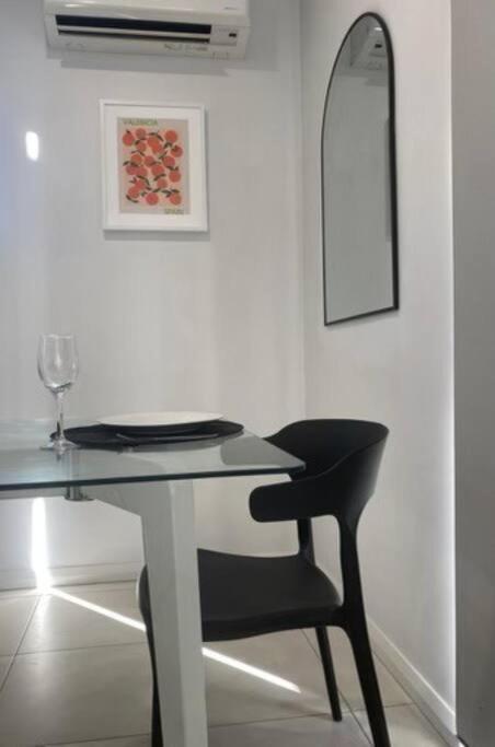 Apartment Stylish 2bed Close Airport/shops *