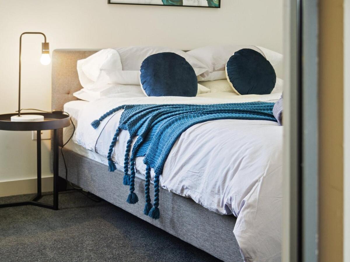 Apartment 2bdrm Skyline Views - Prime For River, Waca, Optus Stadium *