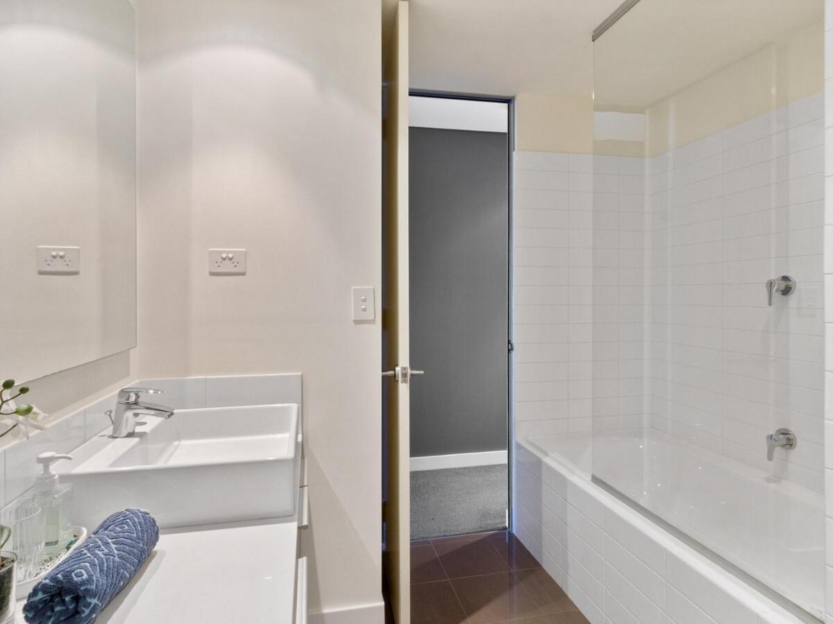 2bdrm Skyline Views - Prime For River, Waca, Optus Stadium * Perth