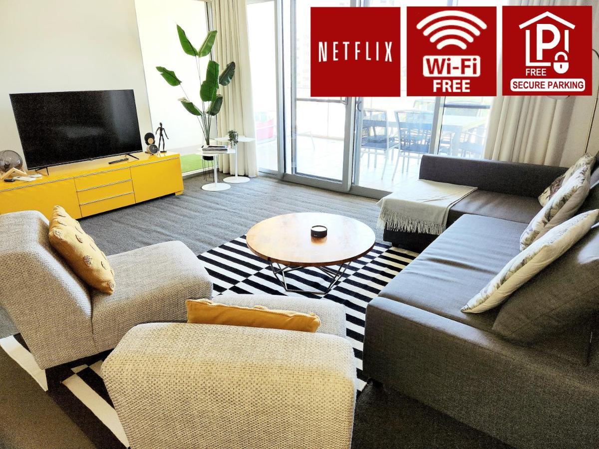 2bdrm Skyline Views - Prime For River, Waca, Optus Stadium Apartment