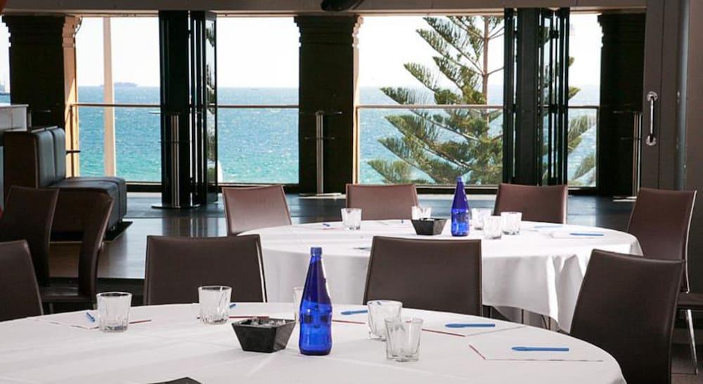 Cottesloe 3*