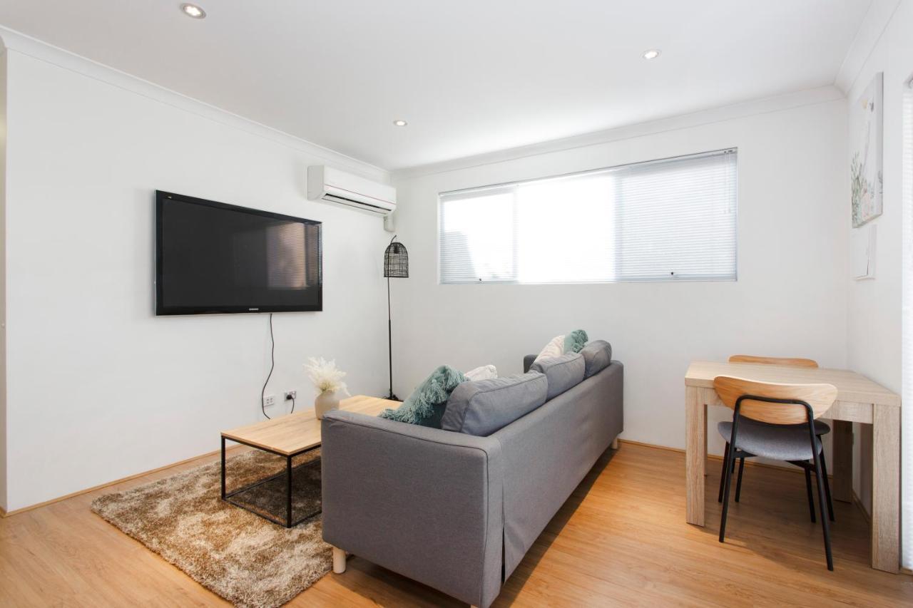 Suburban Living - 2 Bedroom Victoria Park * Perth