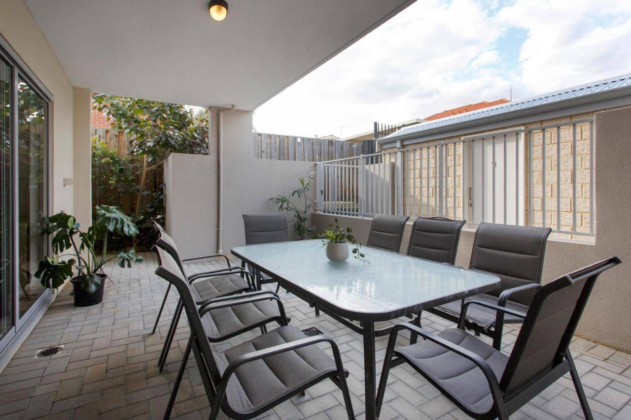 Suburban Living - 2 Bedroom Victoria Park Perth