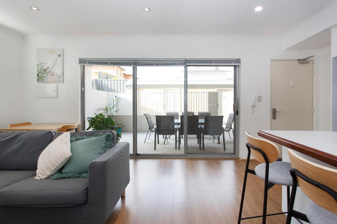 Suburban Living - 2 Bedroom Victoria Park Perth