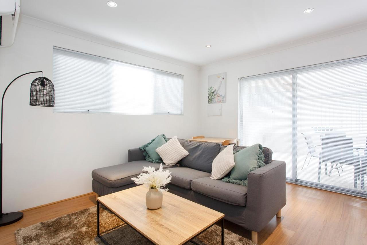 Suburban Living - 2 Bedroom Victoria Park *