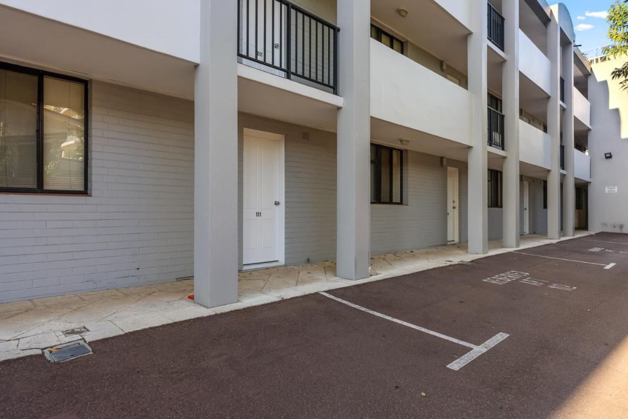 Riverside Elegance 1br 1ba Apartamento *