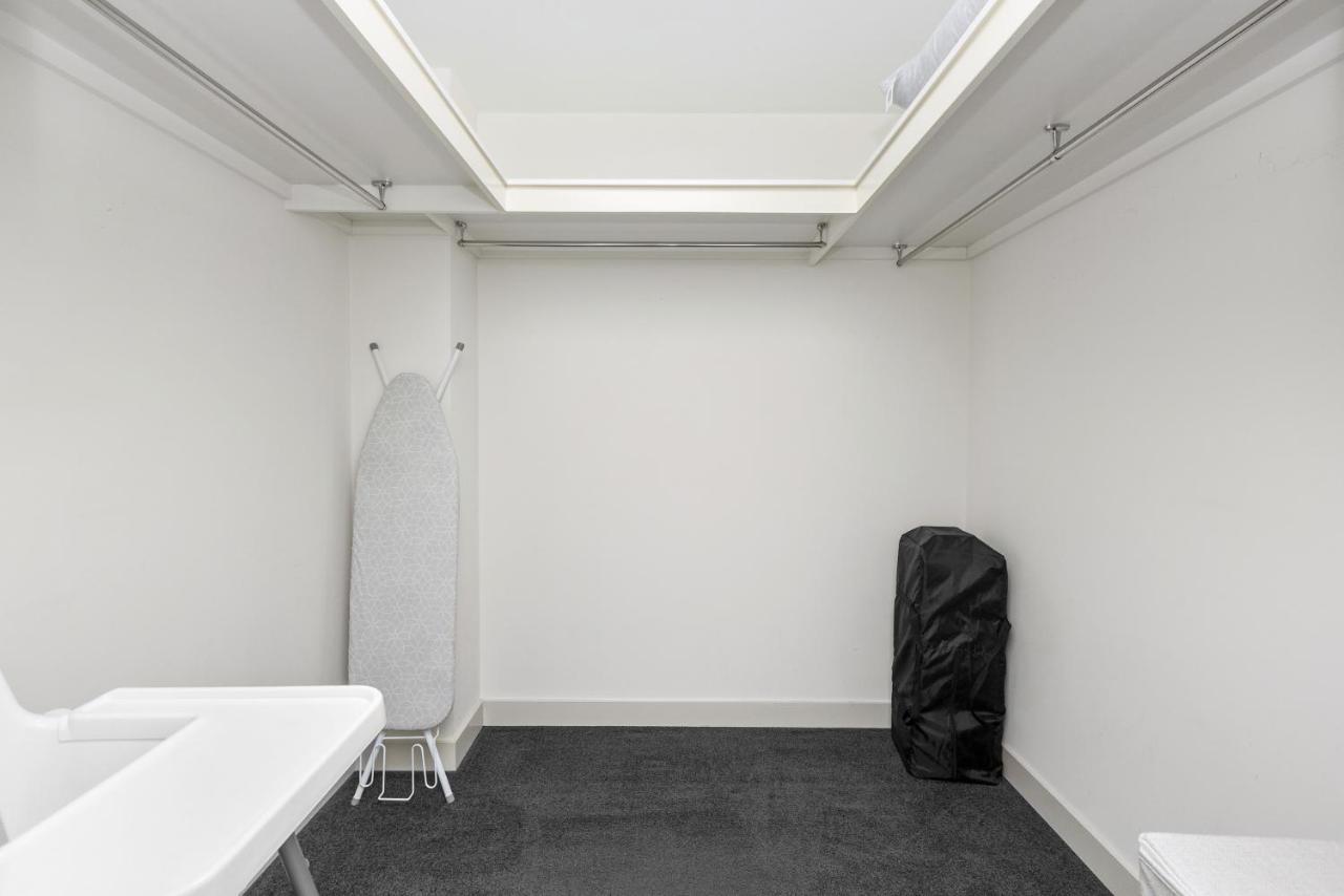 Urban Elegance Apartment *