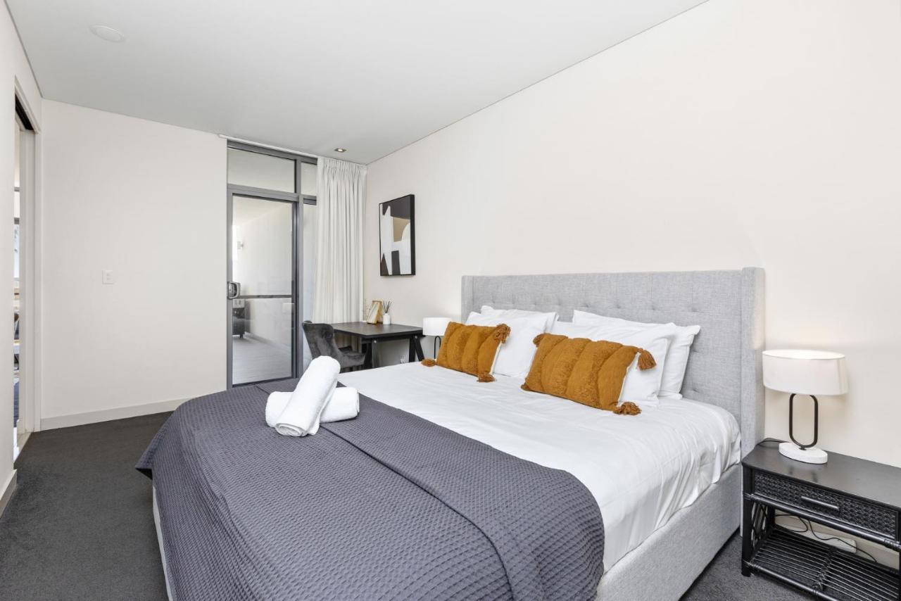 Urban Elegance Apartment