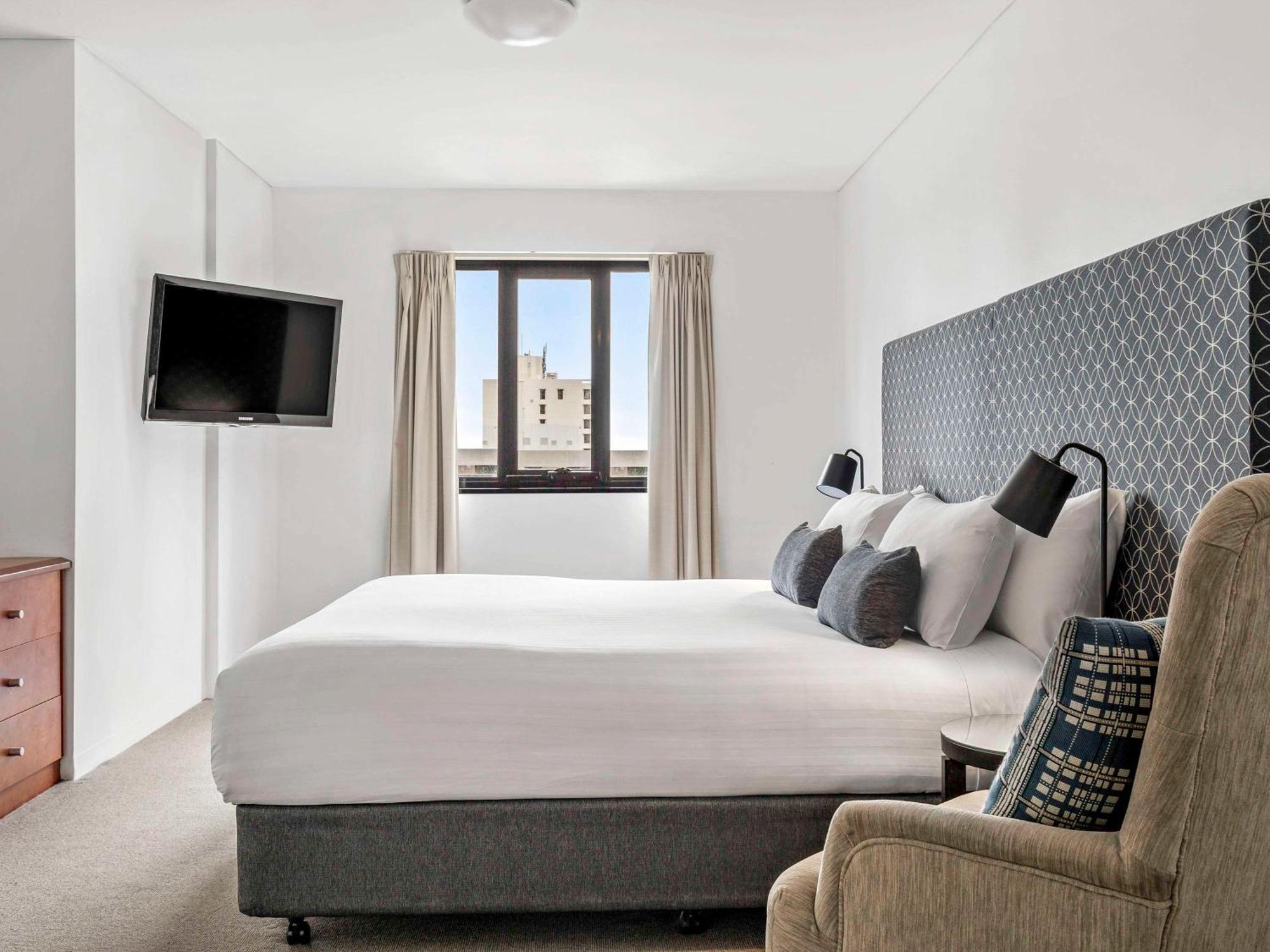 Aparthotel Mantra On Hay 4*