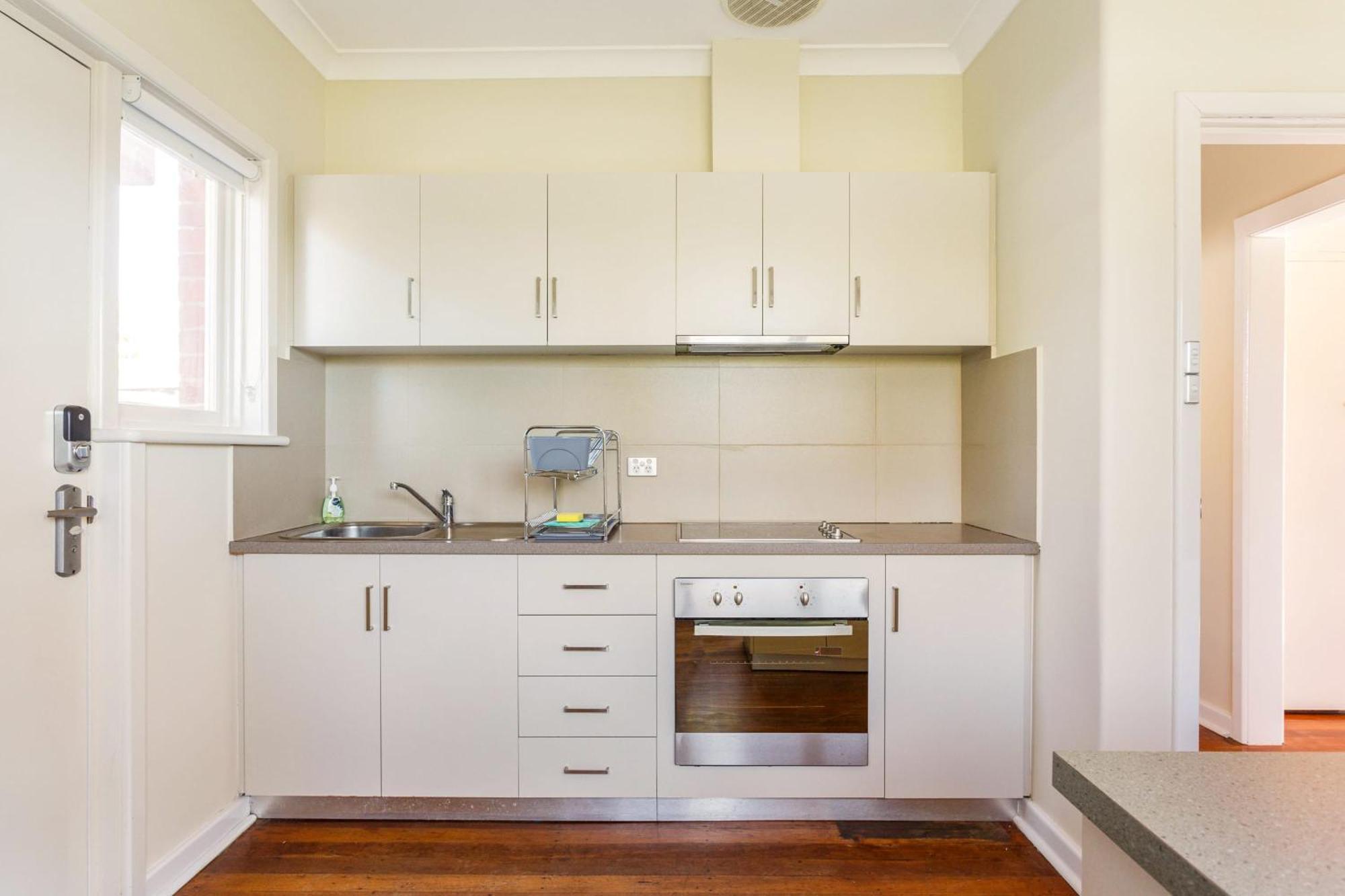 2 Bedroom 1 Bathroom Apartment