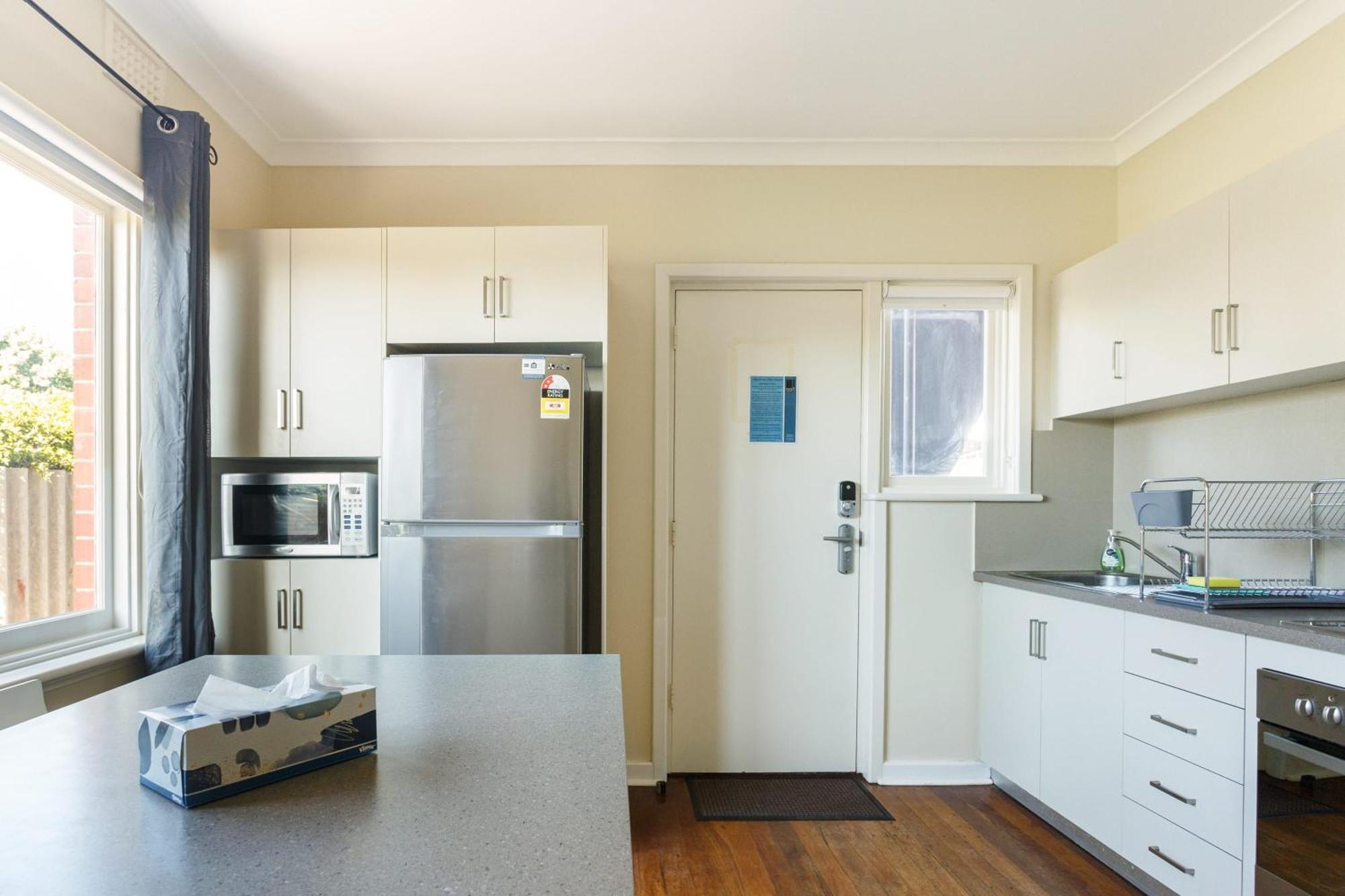 Apartment 2 Bedroom 1 Bathroom *