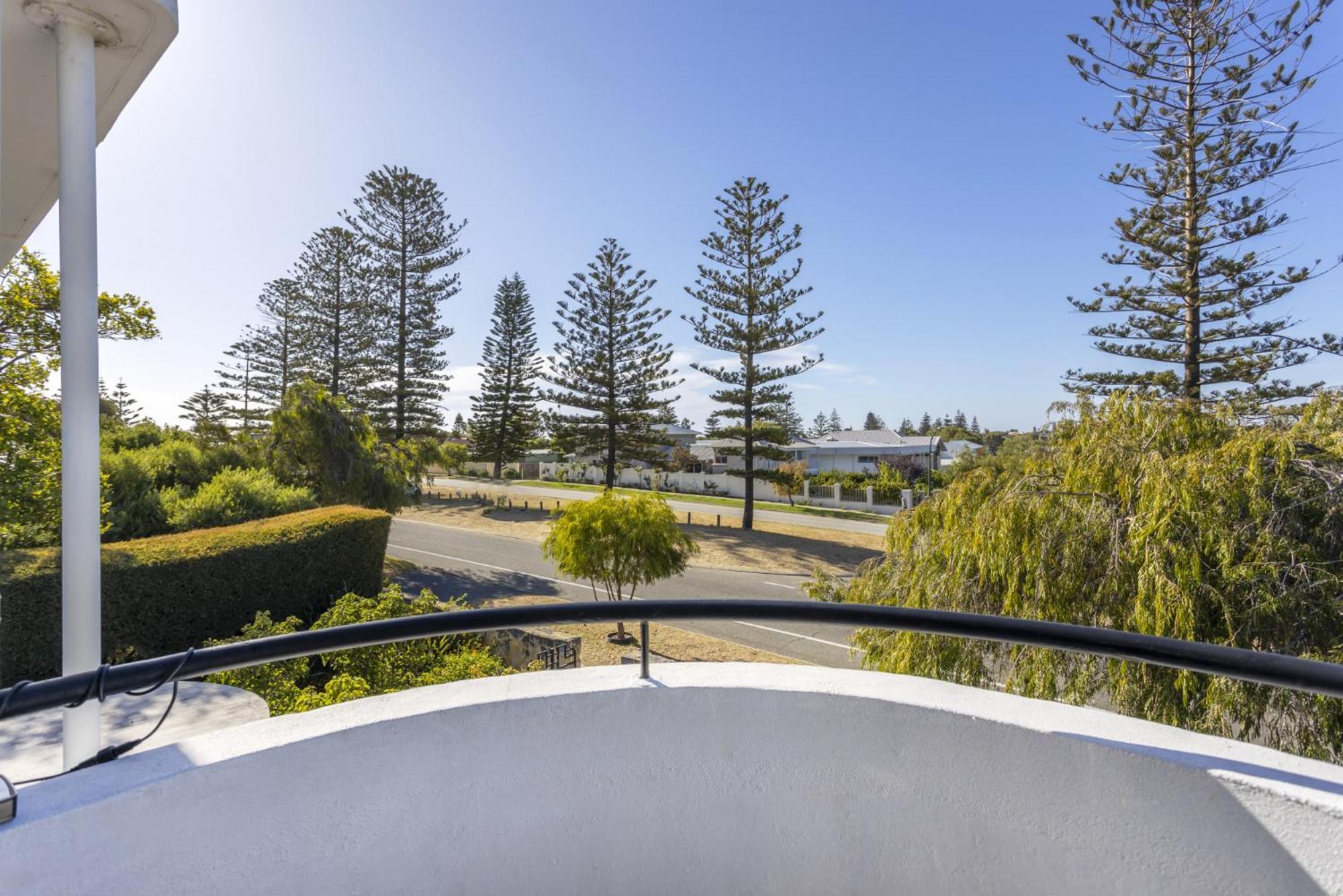Apartment Cottesloe Deluxe - Executive Escapes *