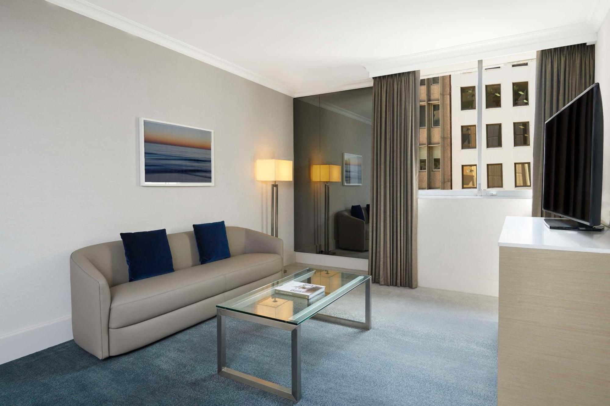 Parmelia Hilton