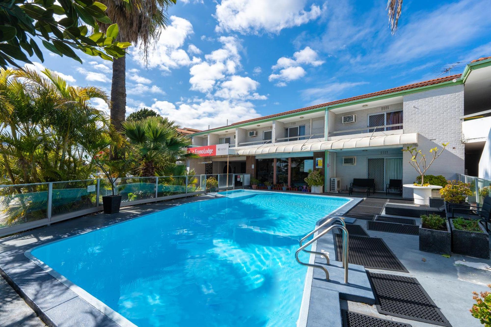 Econo Rivervale Lodge