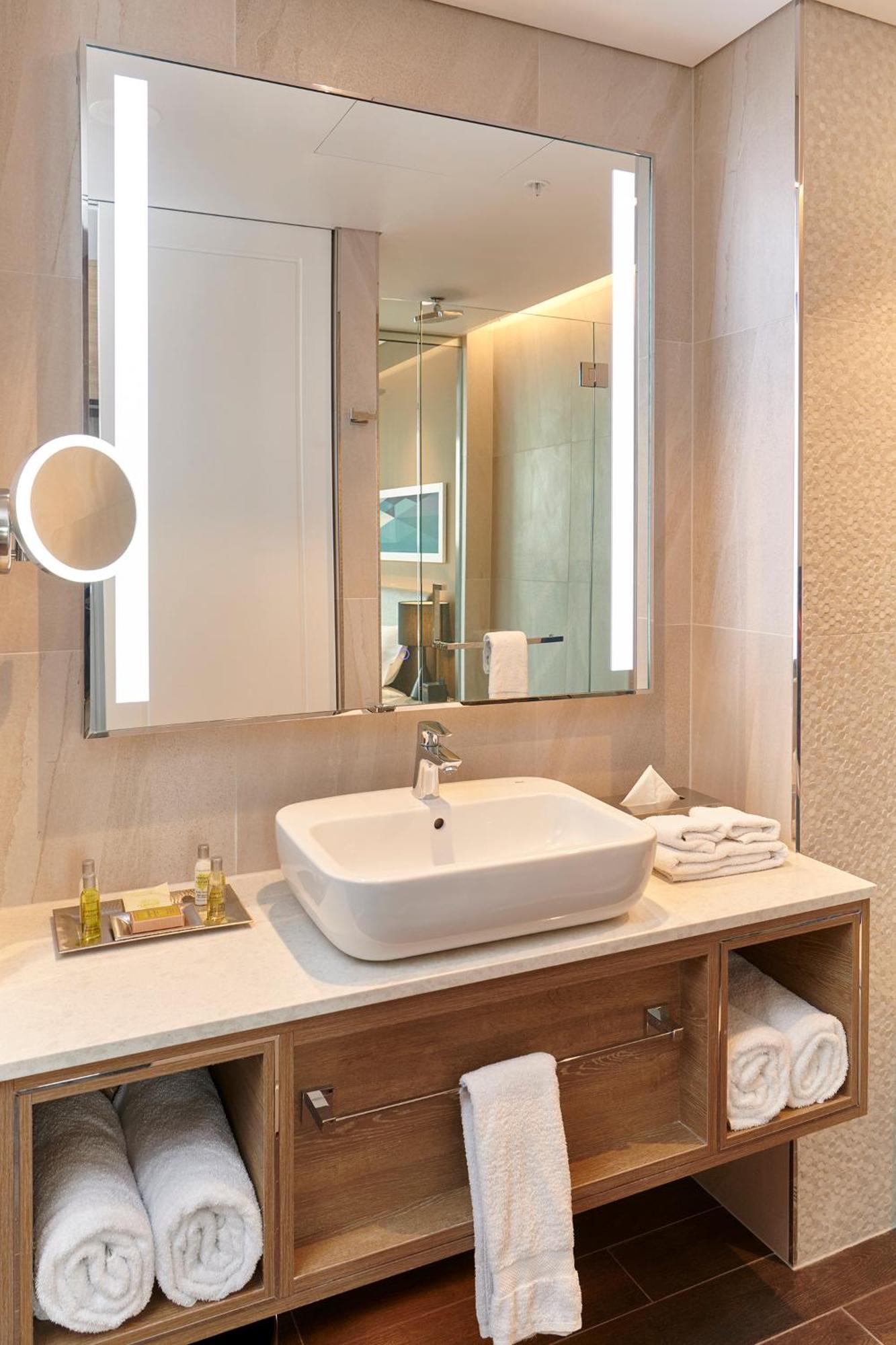 Doubletree By Hilton Northbridge Hotel