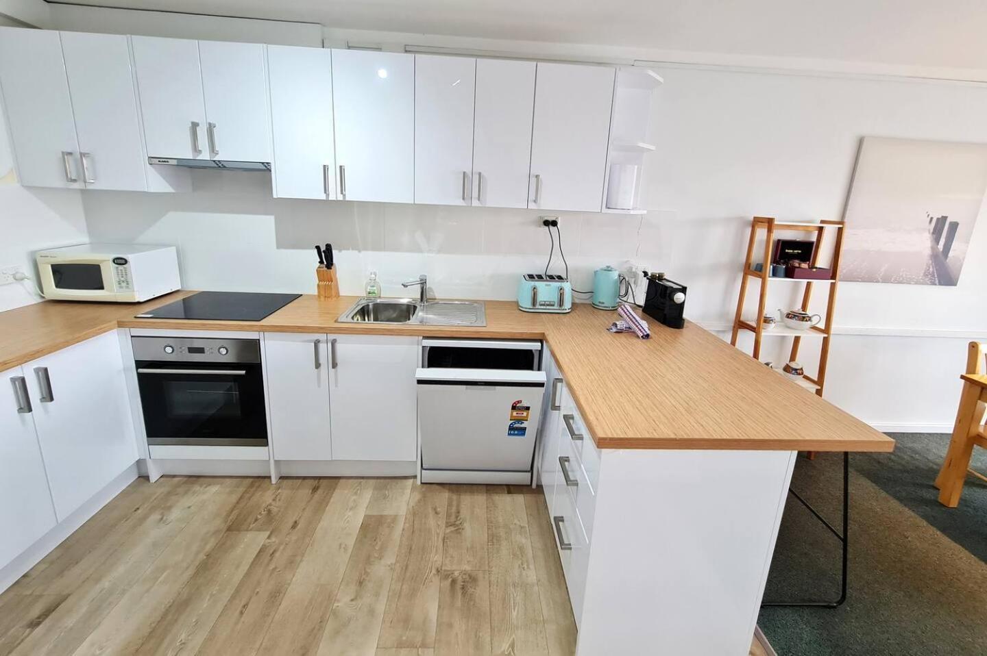 Chic 2 Bed On Scarborough Perth