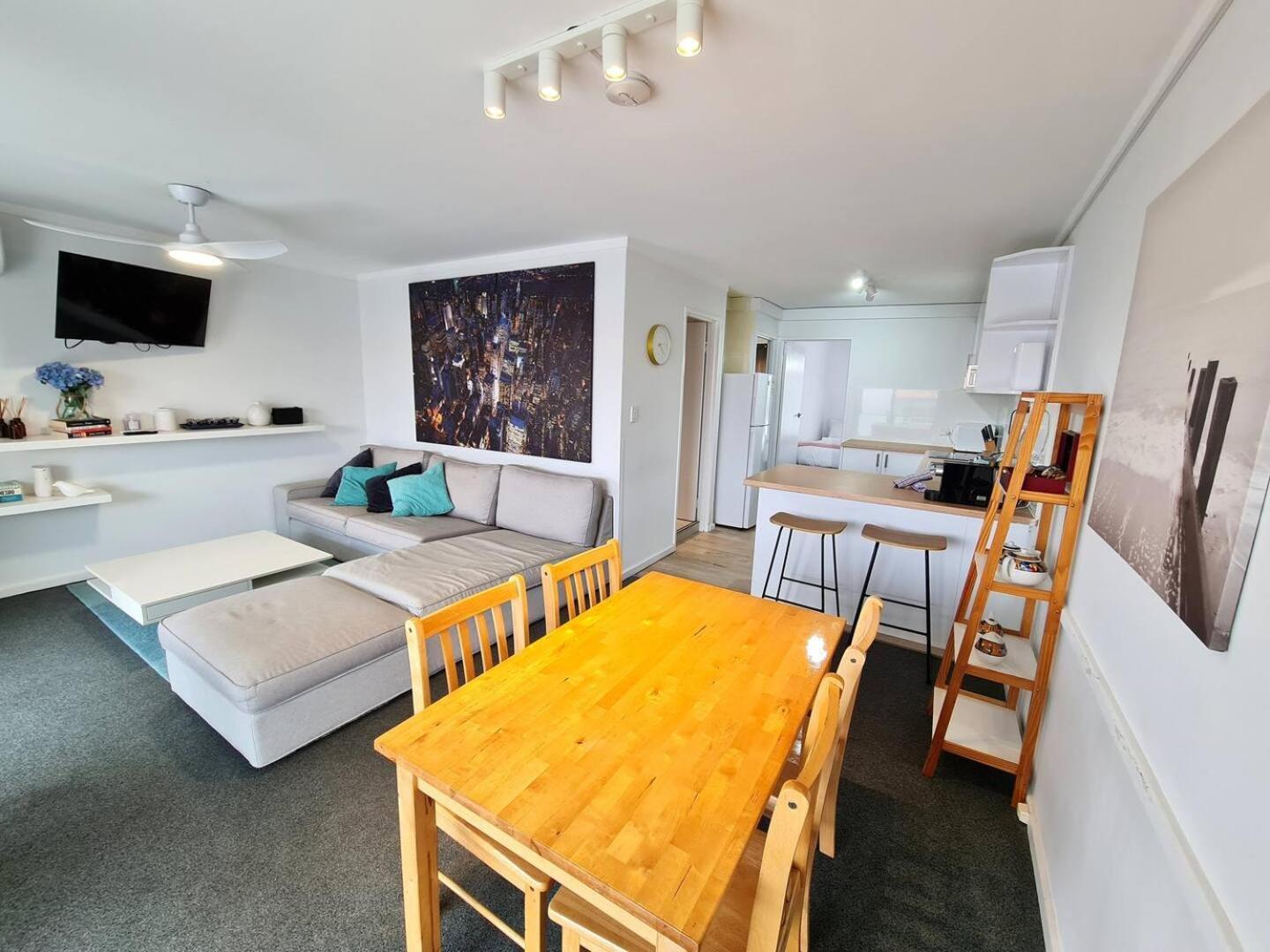 Chic 2 Bed On Scarborough