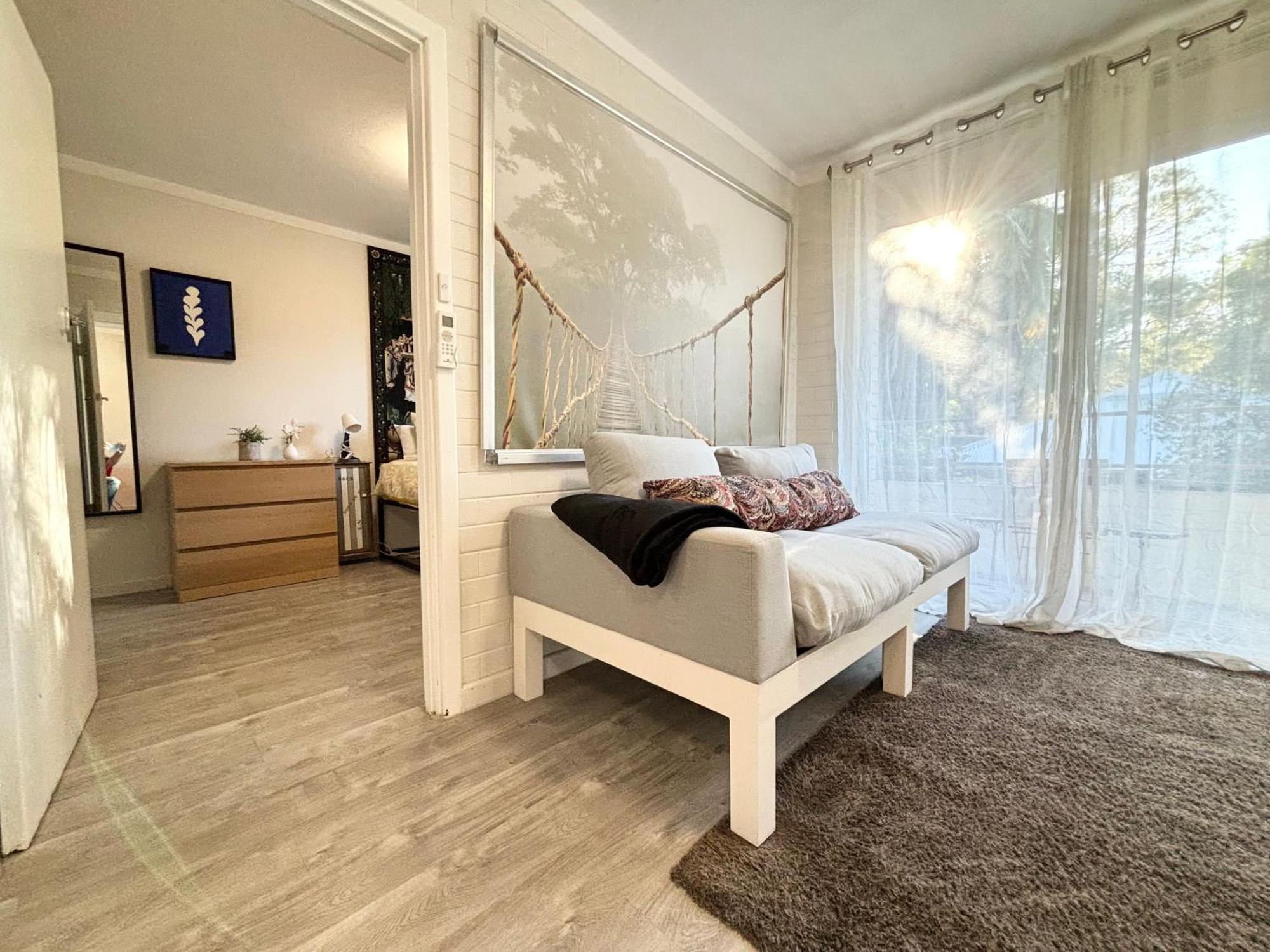 Serenity And Comfort In Subiaco 1 Bedroom Unit Perth