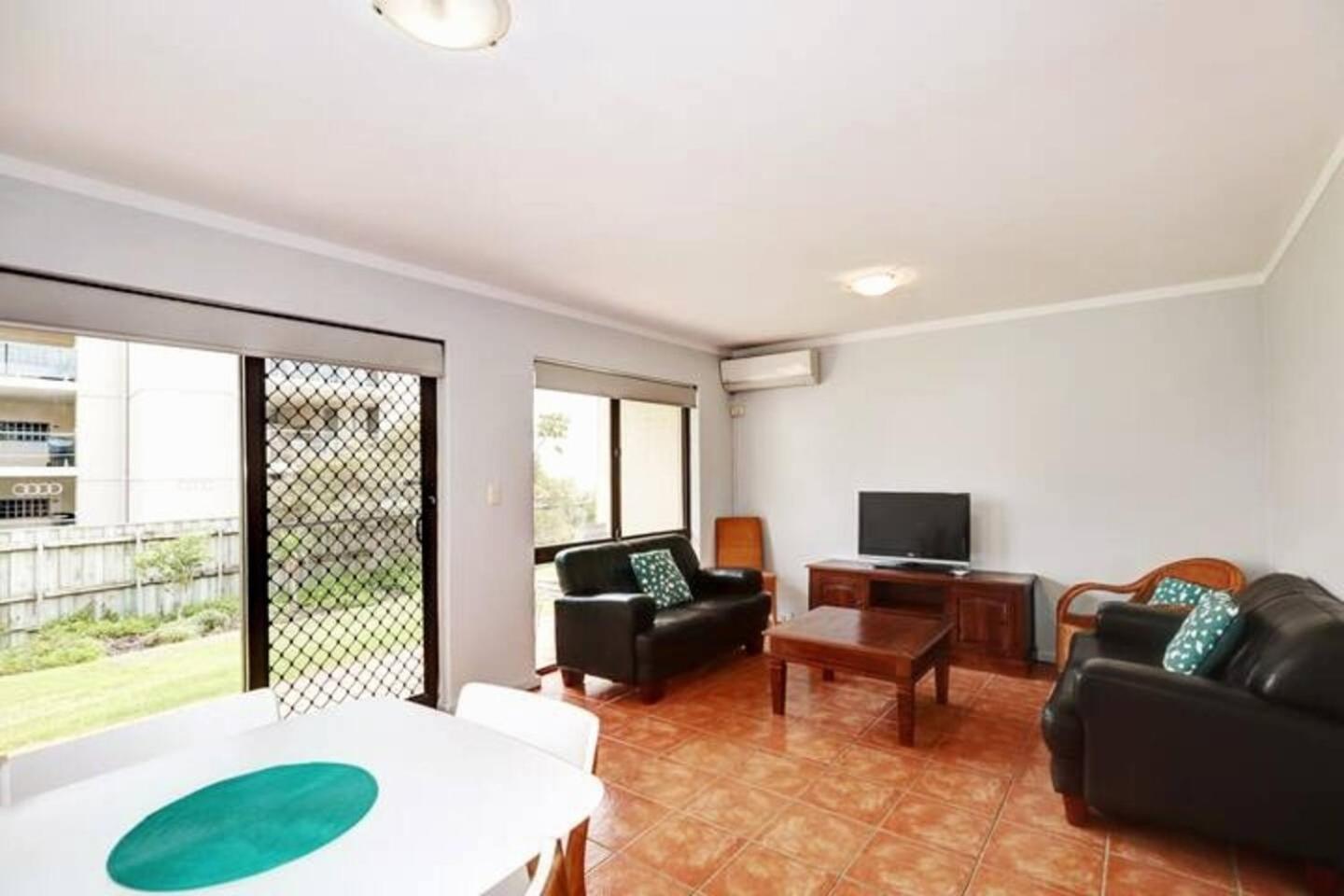 West Beach Lagoon 204 - Ground Floor! Apartemen Perth
