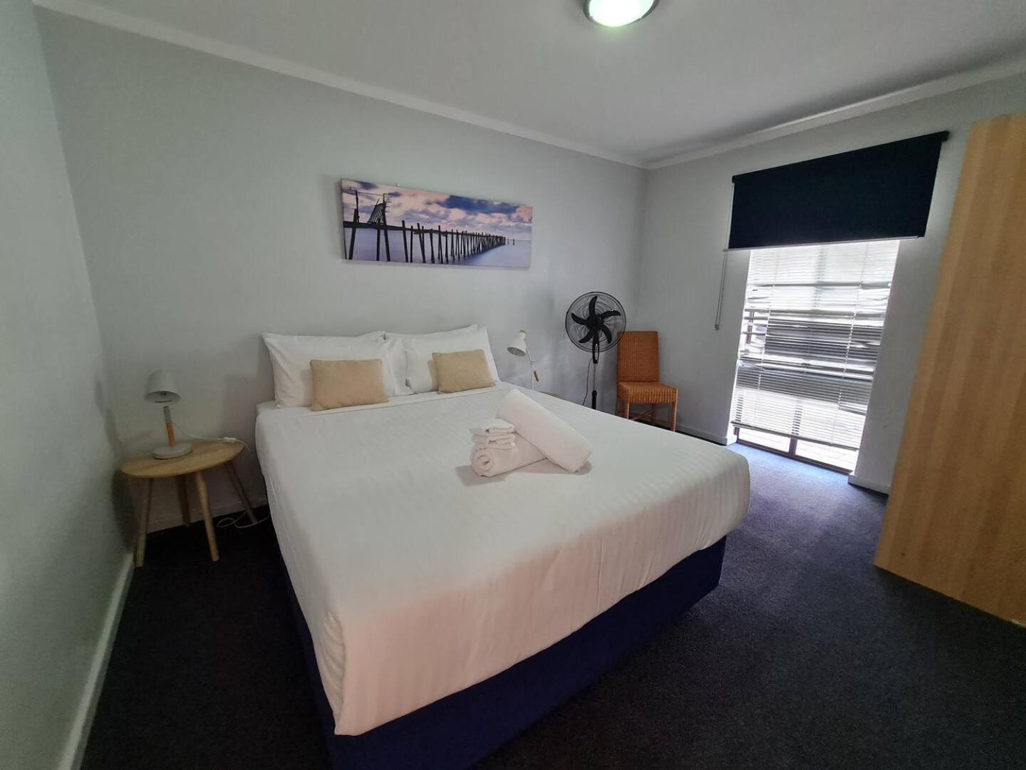 West Beach Lagoon 204 - Ground Floor! Apartemen Perth