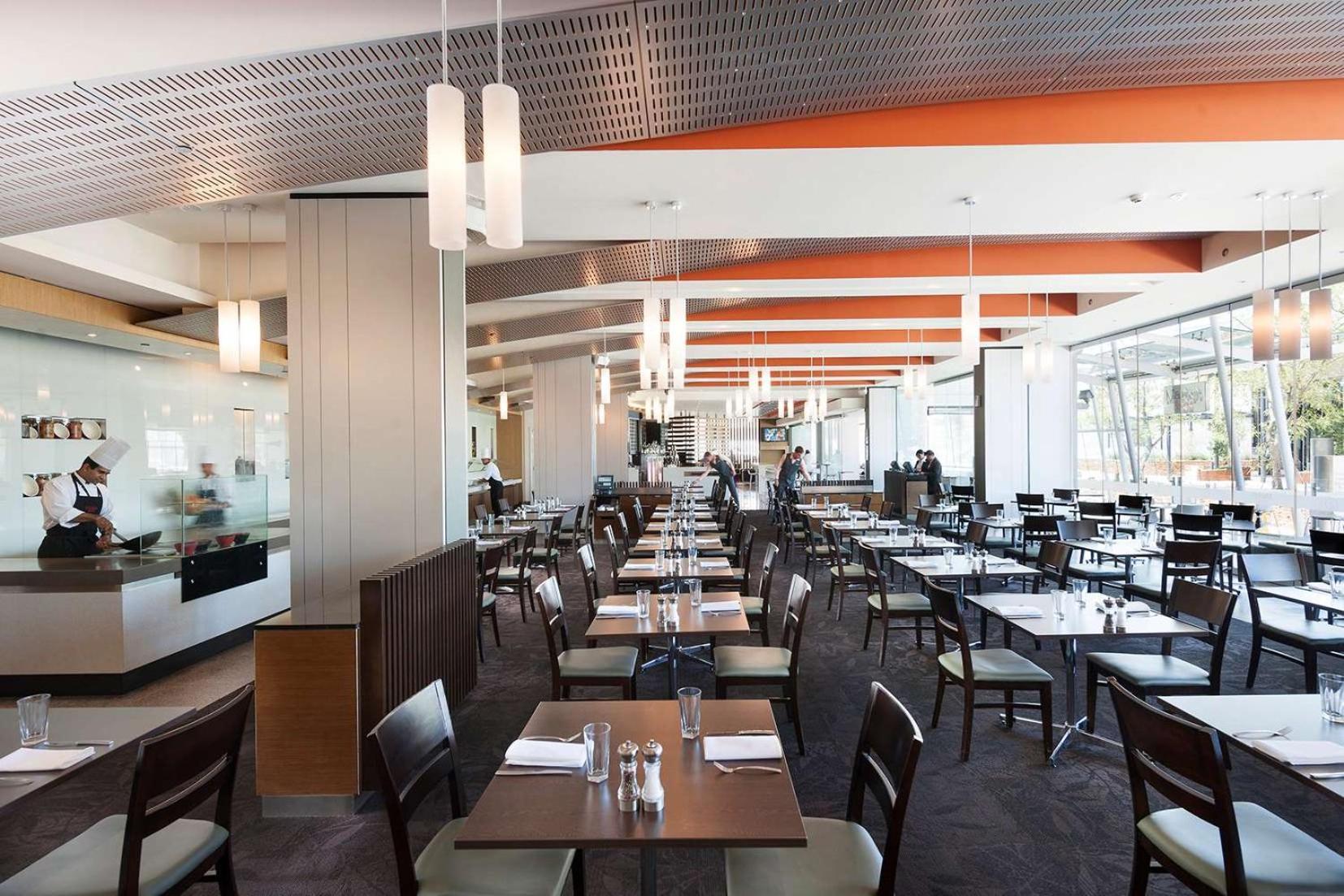 Hotel Crown Promenade 4*