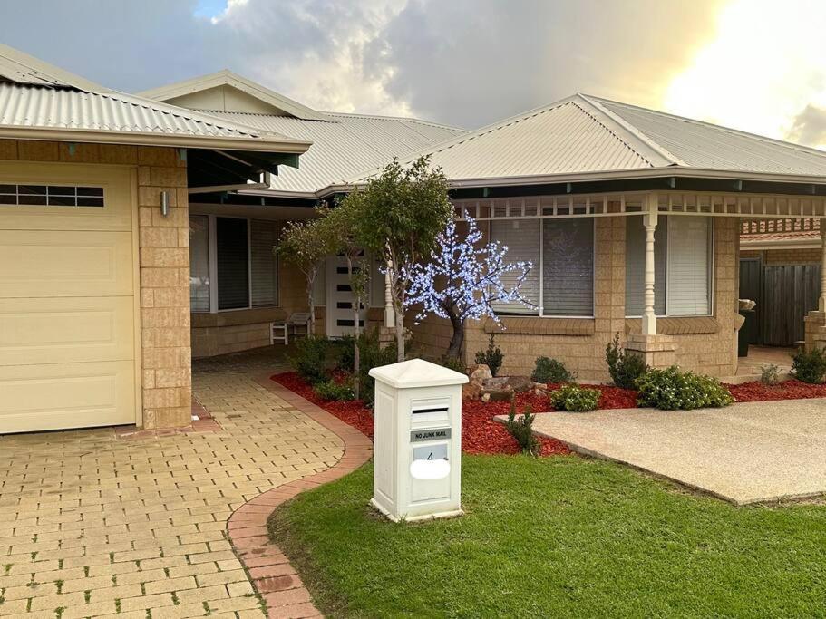 Holiday home Spacious Bright Close To Shops And Cafe's