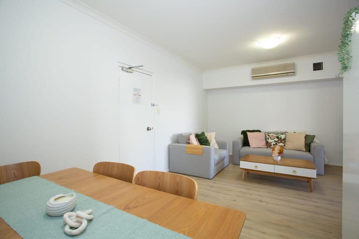1brd Close Rac Arena With Pool And Wifi Apartment *