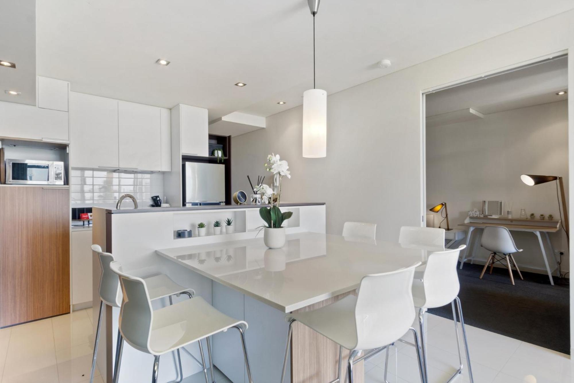 2bdrm Skyline Views - Prime For River, Waca, Optus Stadium * Perth
