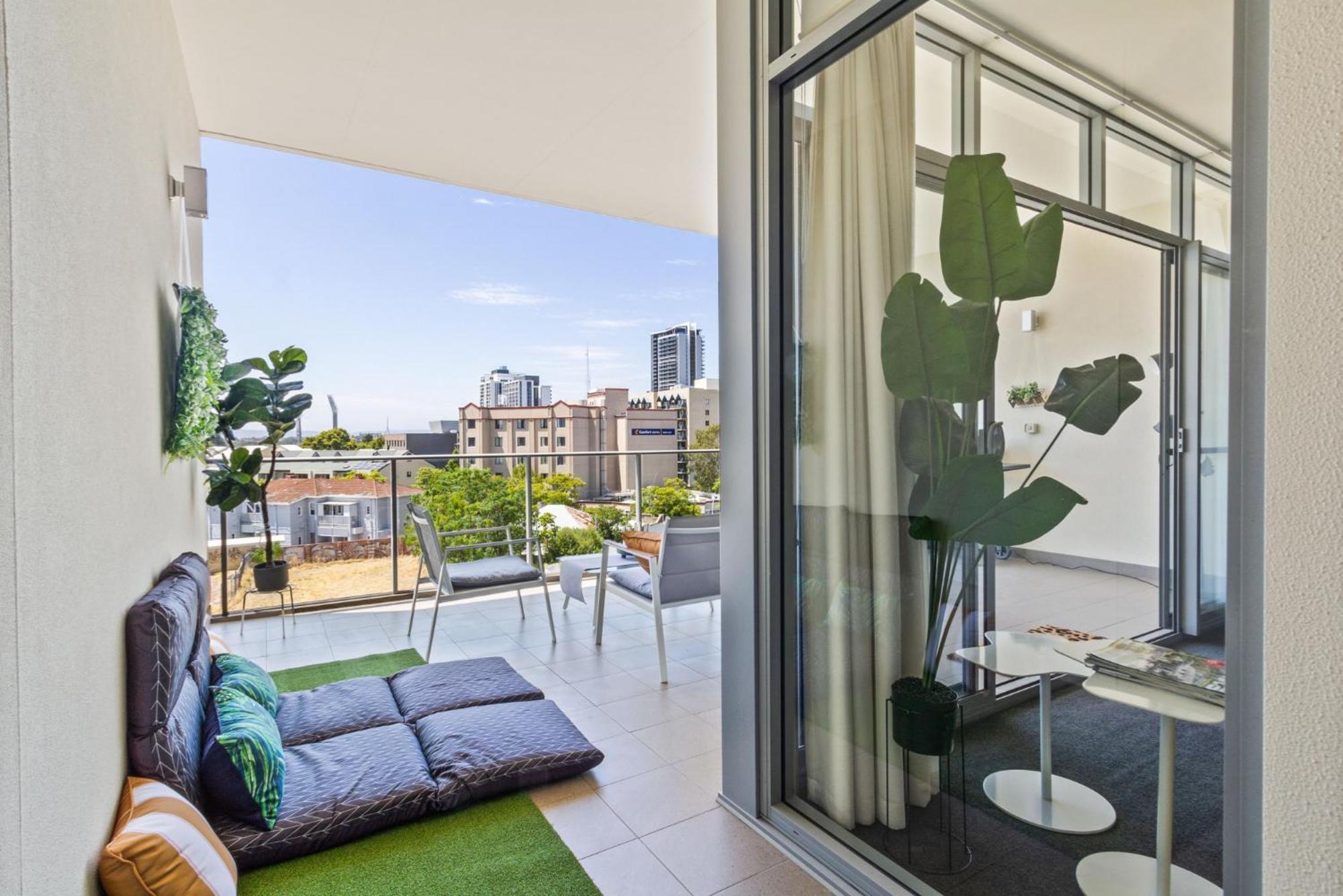 2bdrm Skyline Views - Prime For River, Waca, Optus Stadium Apartment *