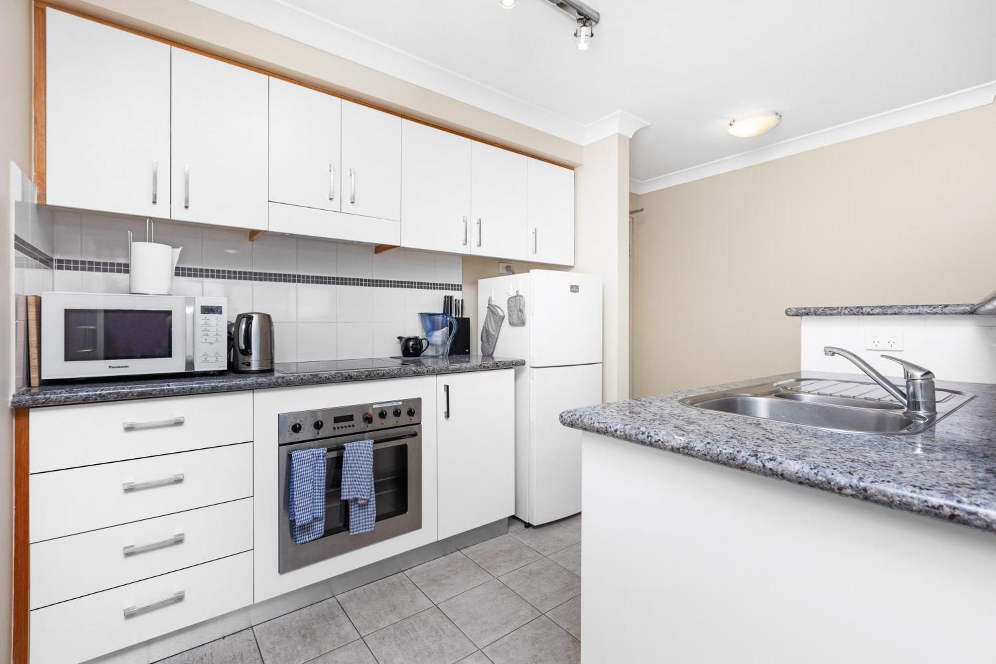 Family Getaway Pool & Parking Perth