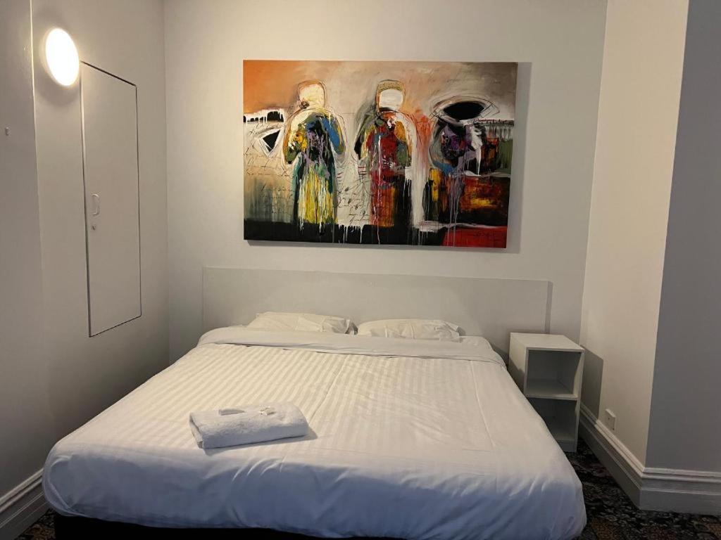 Wallaby Backpackers - Note - Valid Passport Required To Check In - Perth