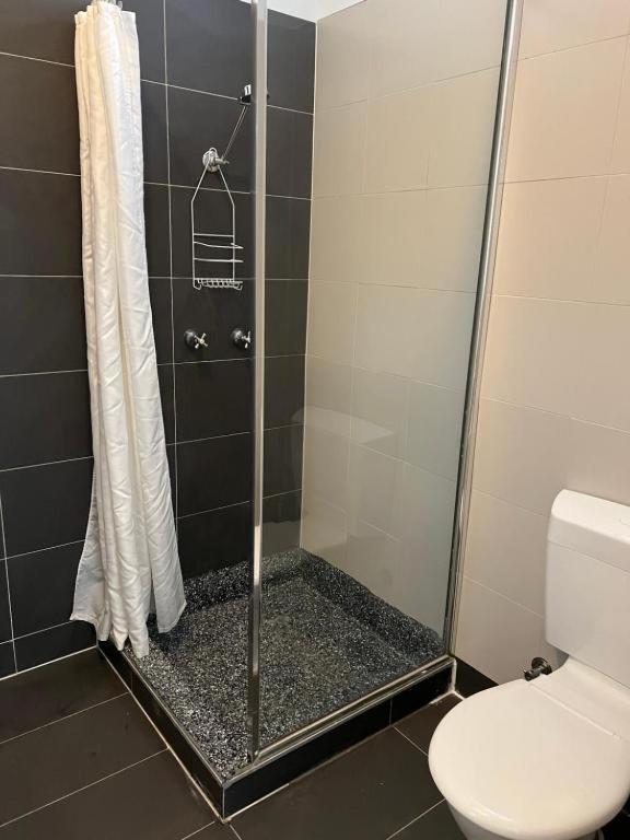Wallaby Backpackers - Note - Valid Passport Required To Check In - * Perth