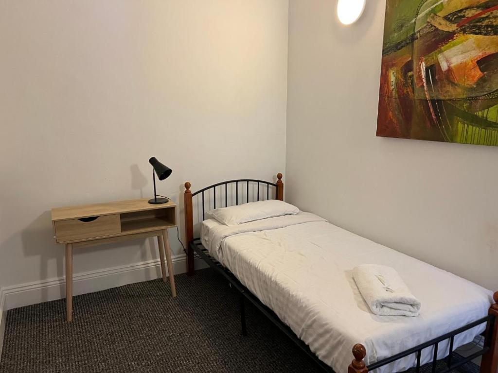 Wallaby Backpackers - Note - Valid Passport Required To Check In - Hostel *