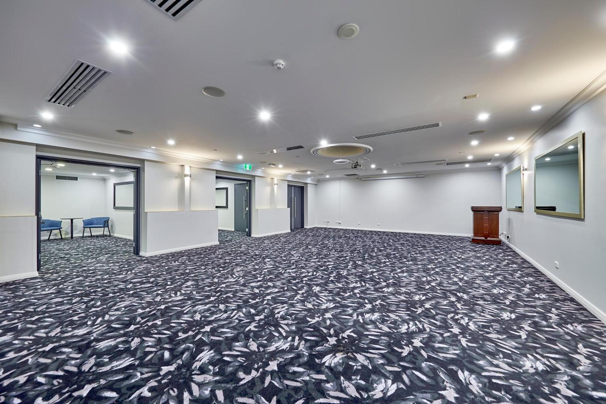 Mercure On Hay 4*