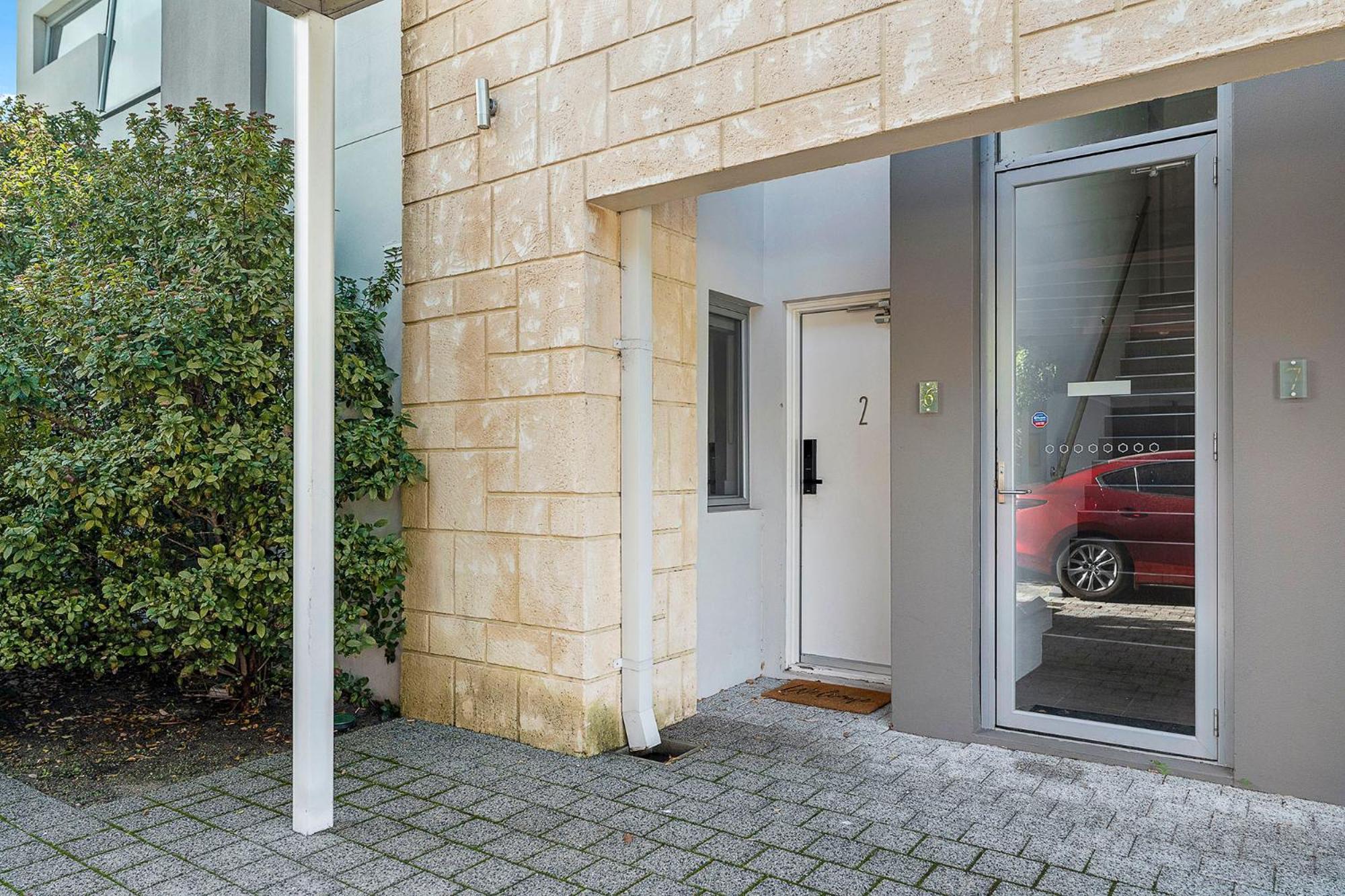 2 Conveniently Quiet Cloverdale 2brpark Apartment Perth