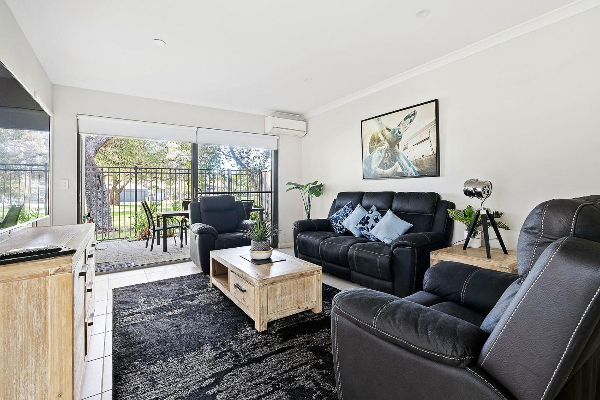 2 Conveniently Quiet Cloverdale 2brpark Perth