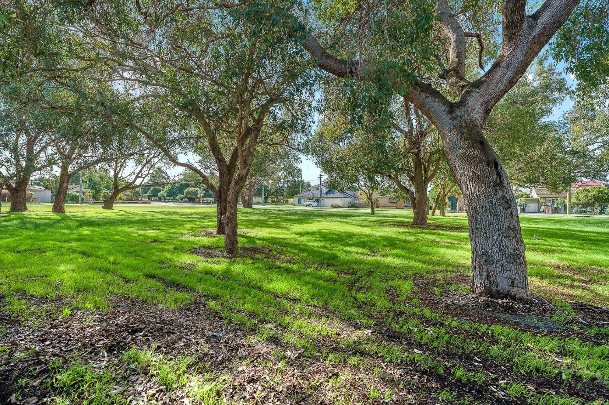 2 Conveniently Quiet Cloverdale 2brpark Apartment