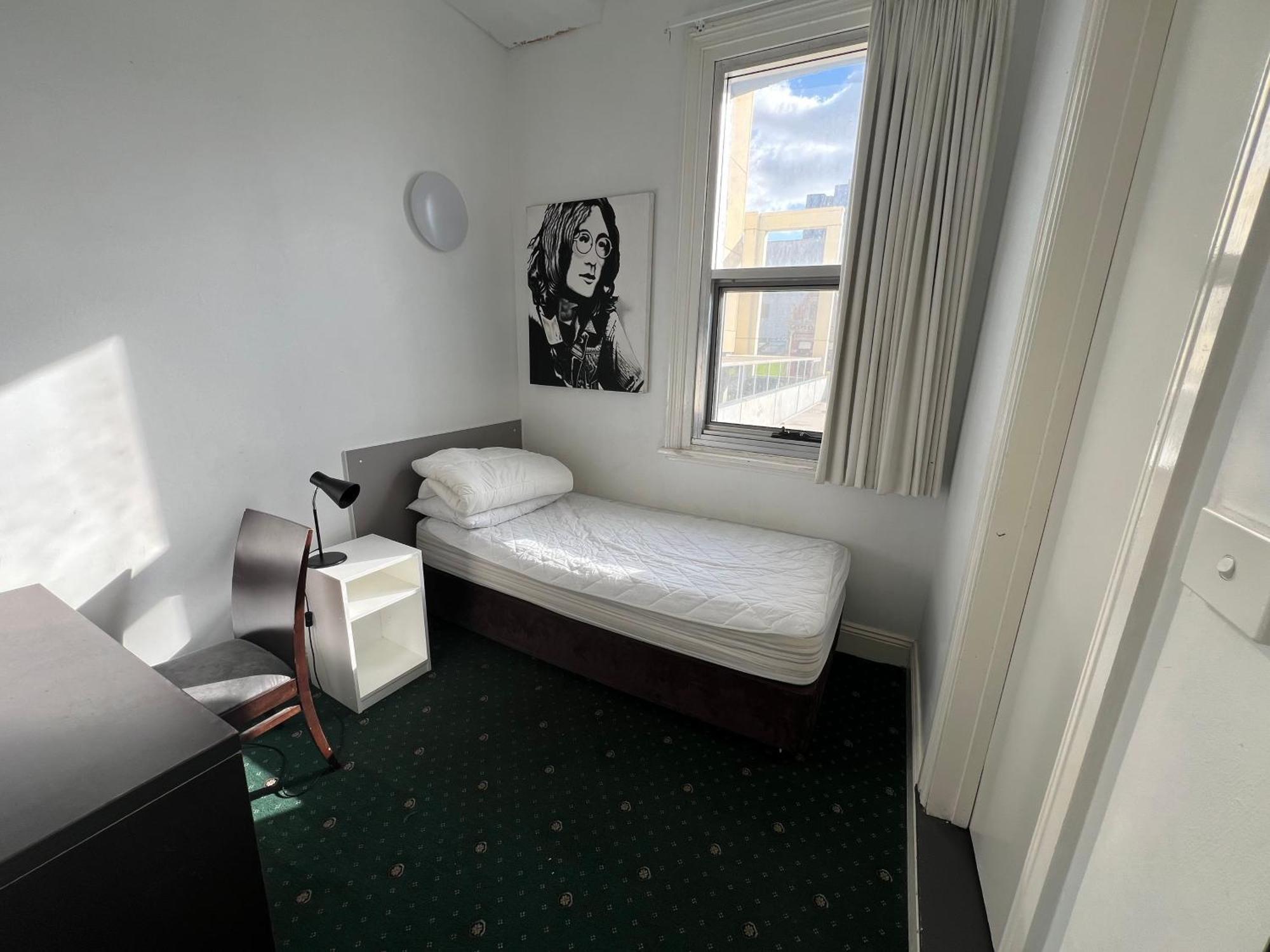 Hostel Wallaby Backpackers - Note - Valid Passport Required To Check In - Perth
