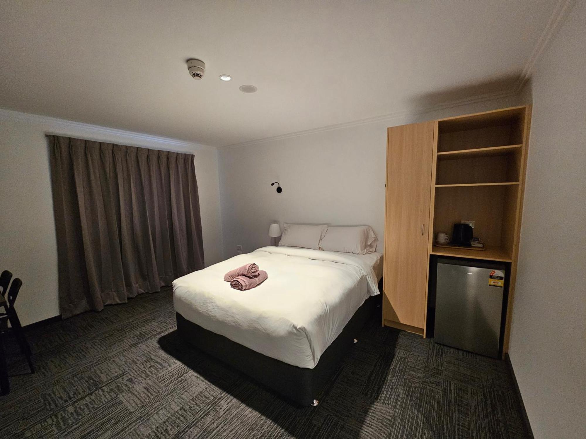 Econo Rivervale Lodge