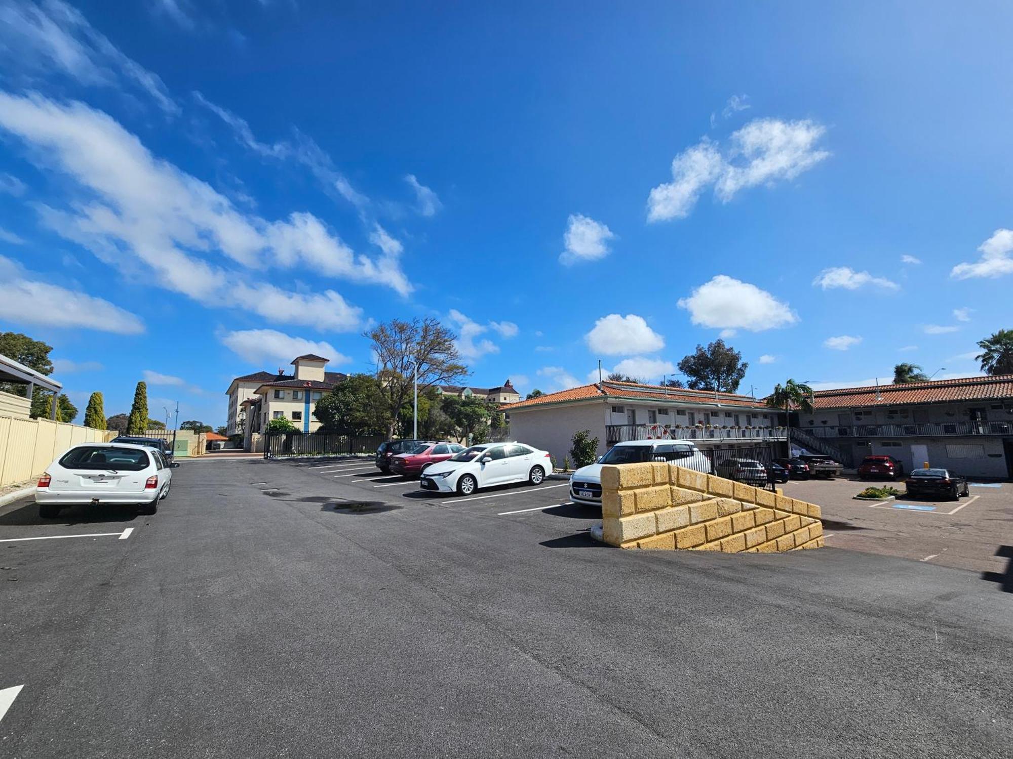 Econo Rivervale Lodge