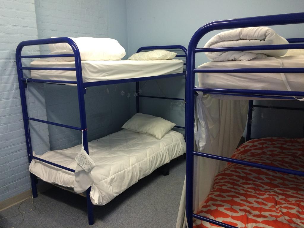 Hostel One World Backpackers *