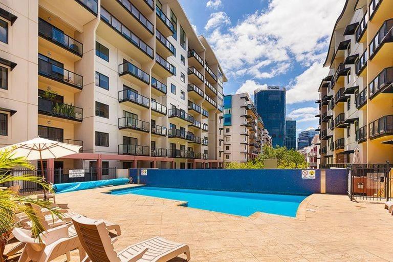 10 Relaxing Resortpkgpoolgym 2br2ba Perth
