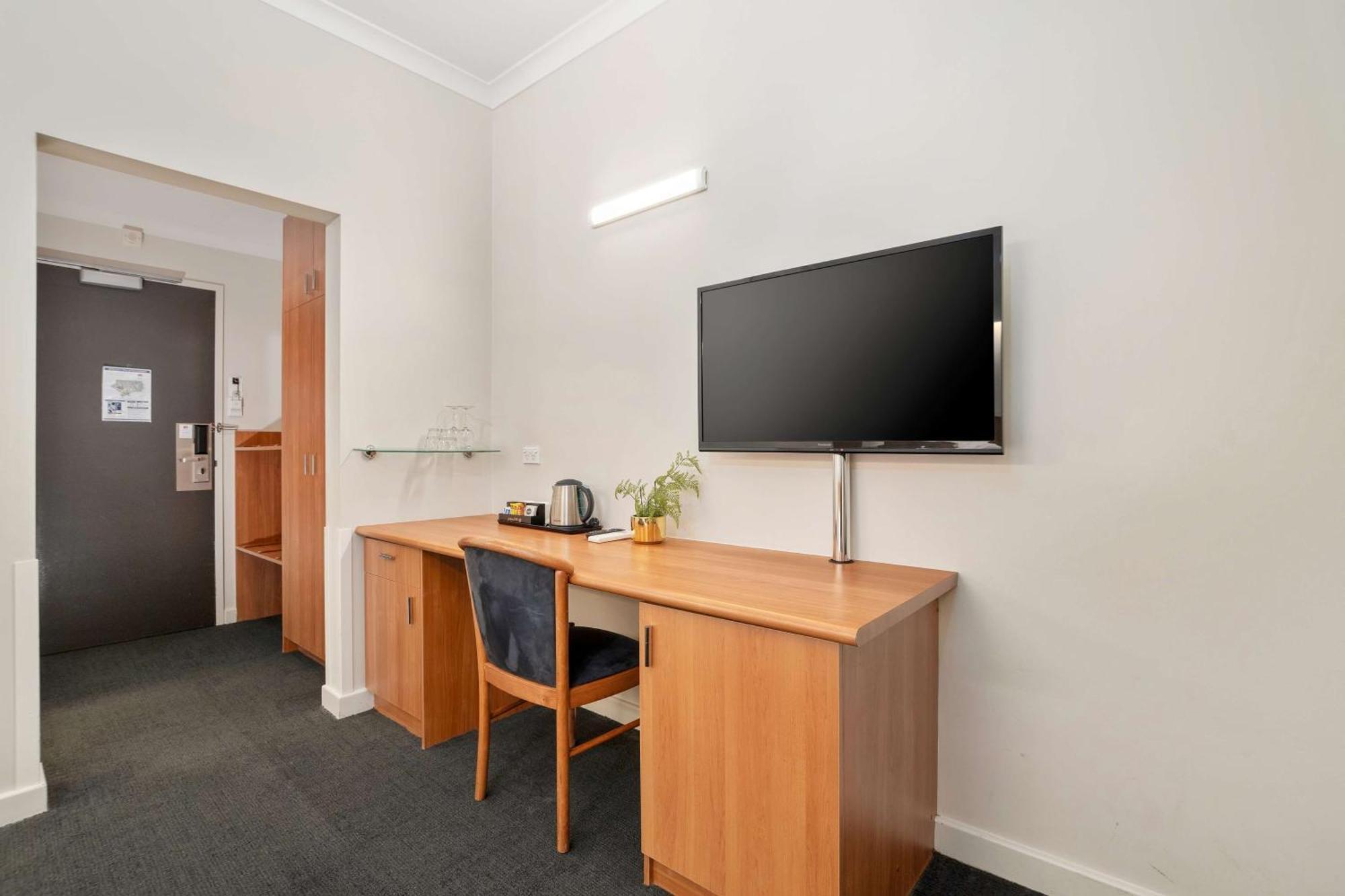 Metro 3* Perth