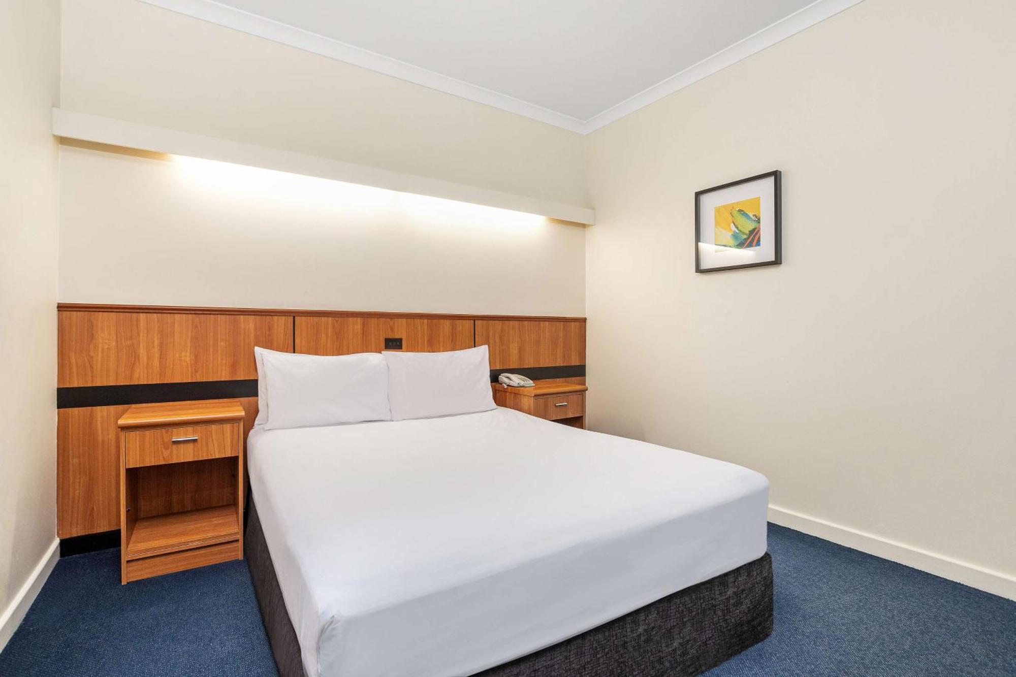 Metro 3* Perth
