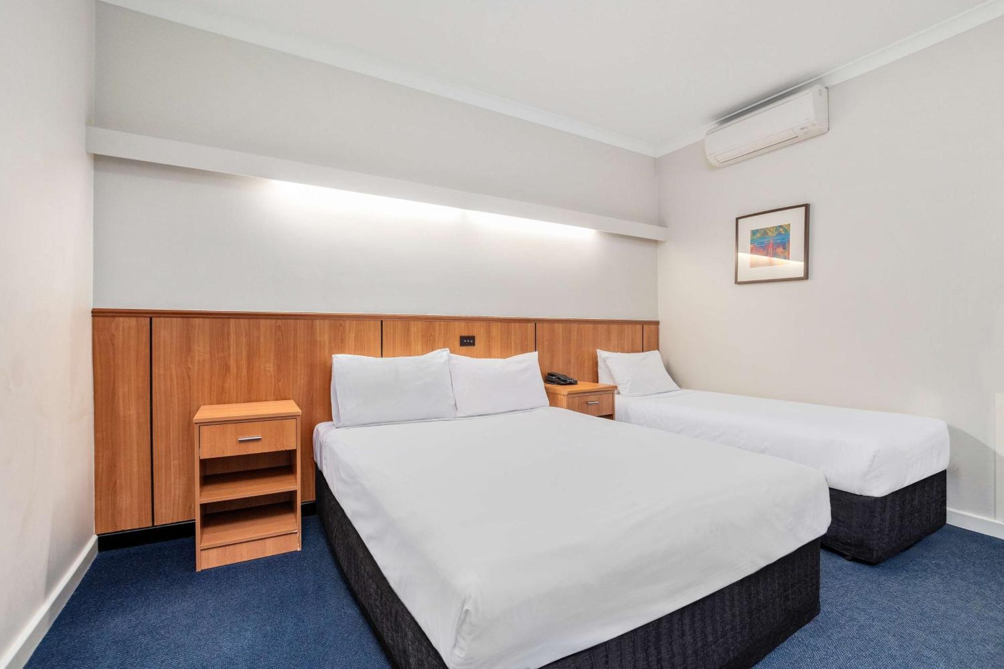 Metro Hotel