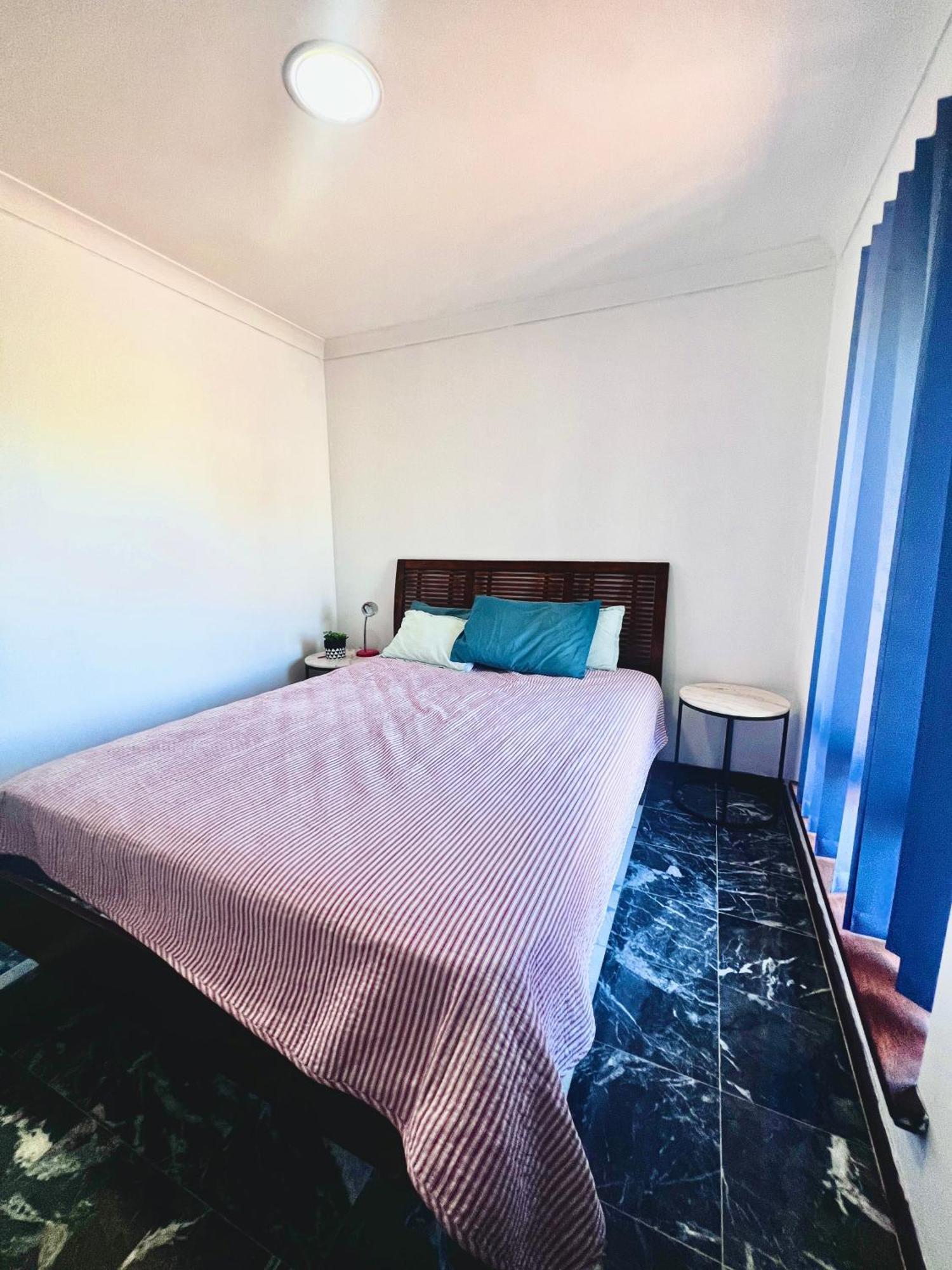 Affordable Long Term Queen Size Bedroom Near Fremantle Perth