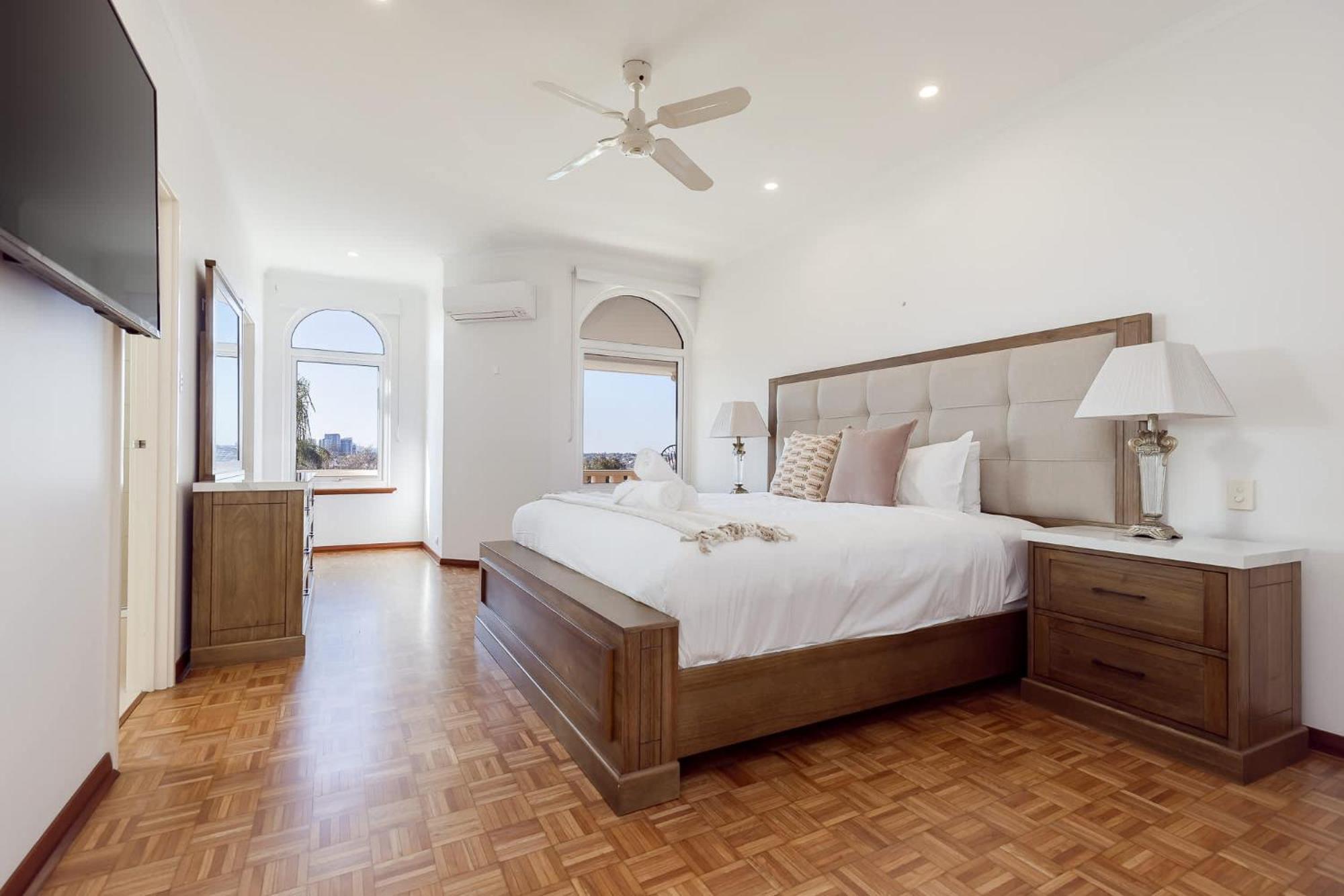 Bahay bakasyunan Beautiful House With A View! Perth