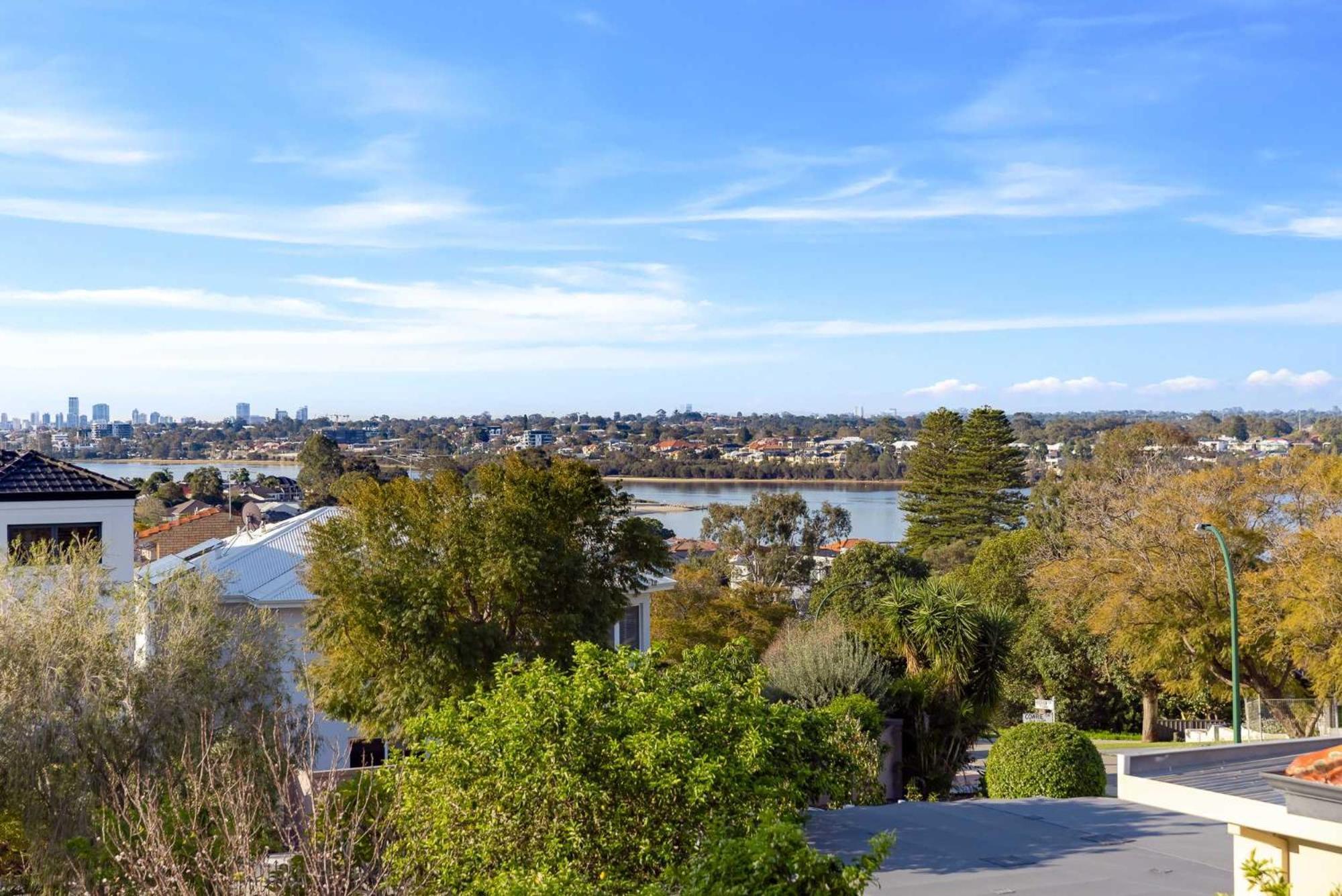 Beautiful House With A View! *