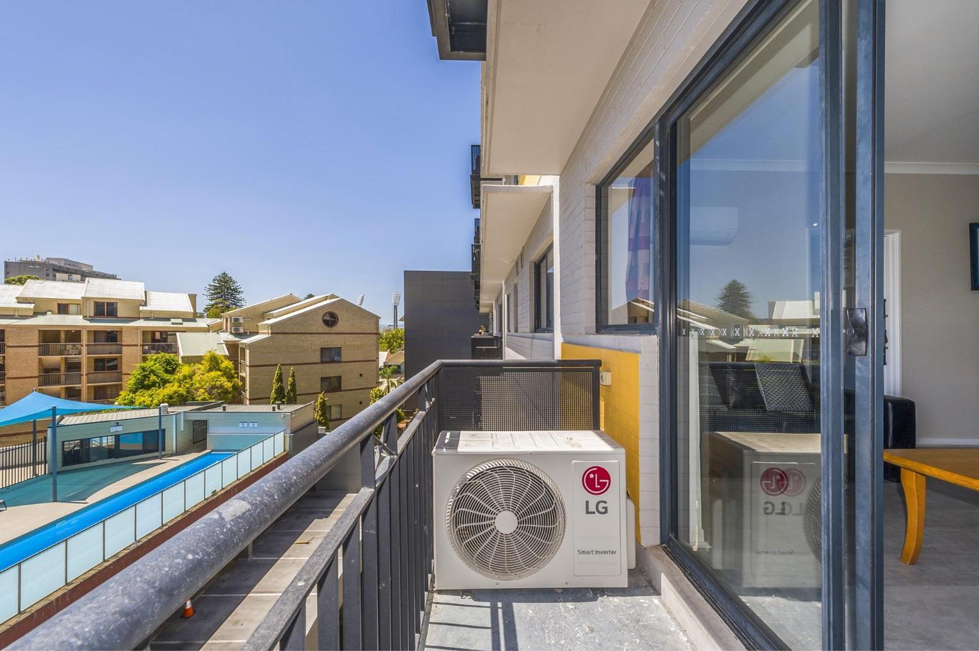 2-bed With Pool & Gym * Perth